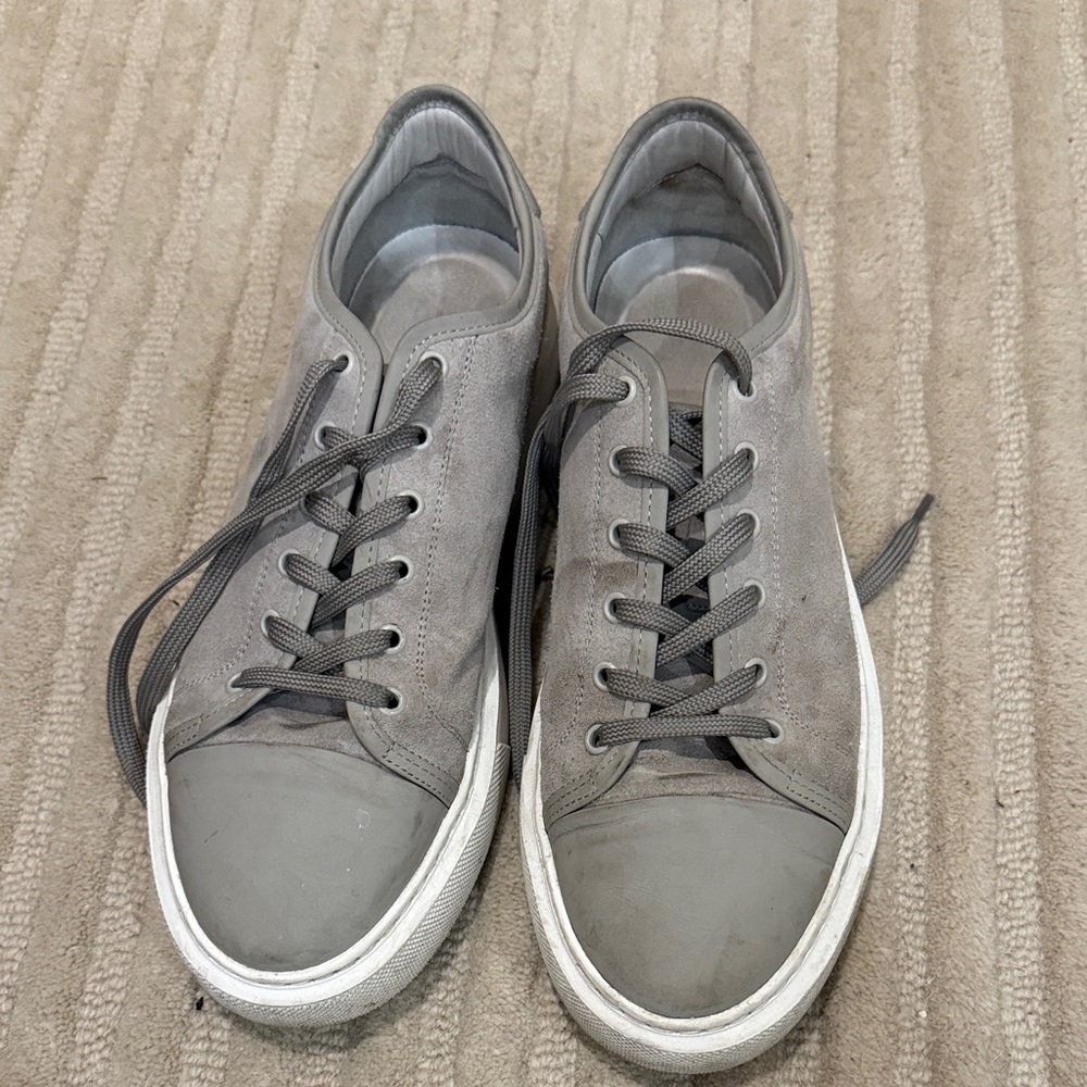 Stylish Gray Men's Sneakers
